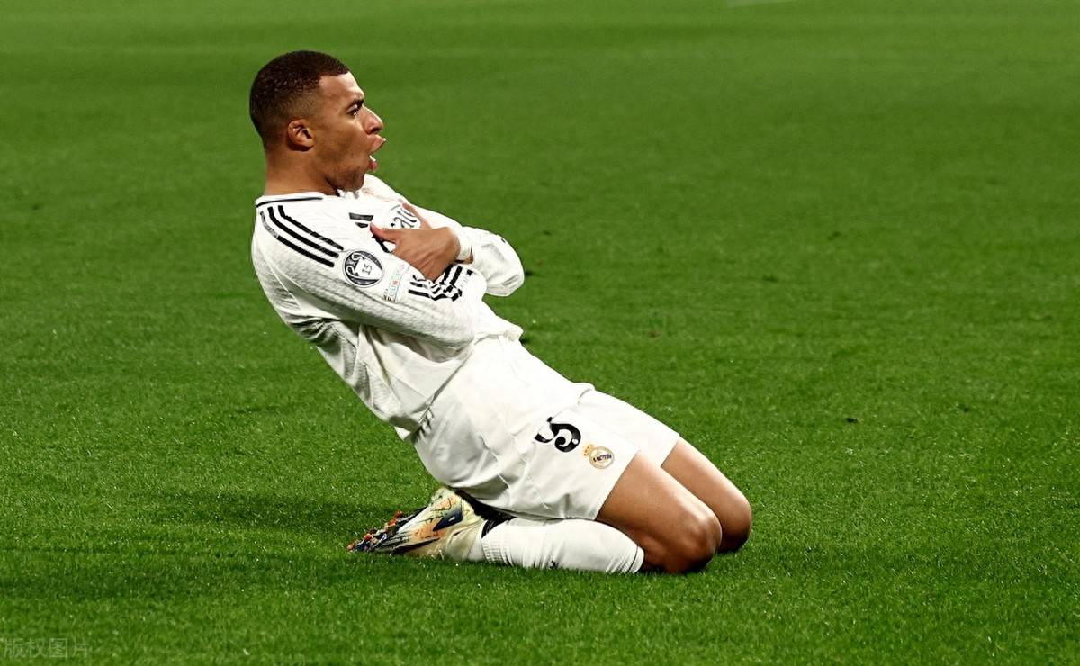 单届世欧预／欧预赛进球榜：哈兰德、莱万16球并列第一（单届世欧预／欧预赛射手榜：哈兰德与莱万同以16球领跑）