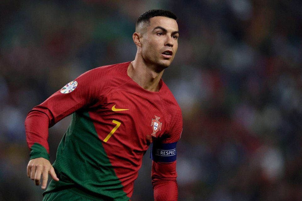 北马其顿新一期大名单：埃尔马斯领衔，英博外援阿利米在列（北马其顿公布新一期国家队名单：埃尔马斯挂帅，英博外援阿利米入选）