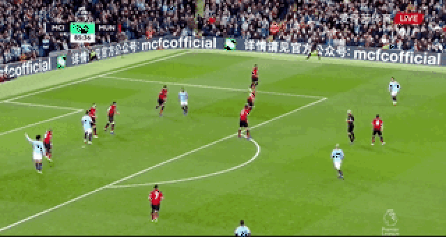 里尔年轻中场布阿迪被多家豪门关注，转会呼声高，期待其未来成为新星。（里尔小将布阿迪获多豪门青睐，转会热度高涨，未来新星可期）