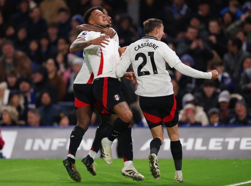 费迪南德：姆伯莫态度严谨且敬业，他能给曼联带来积极的影响（费迪南德看好姆伯莫：职业态度一流，能为曼联带来积极变化）