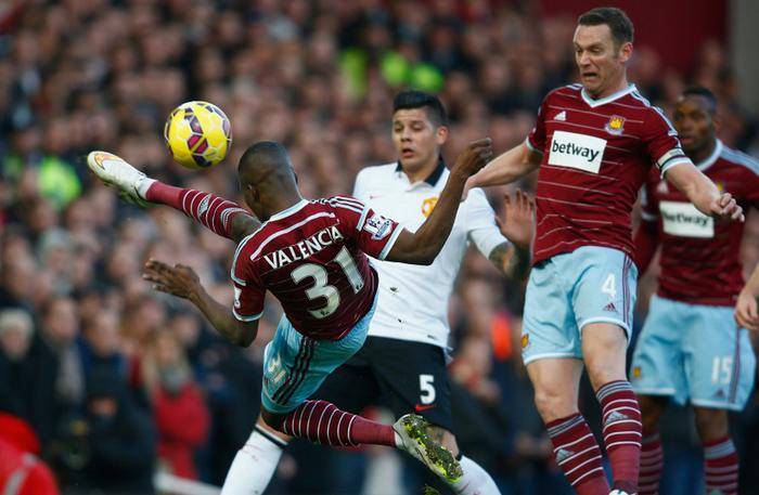 半场：勒沃库森3-0狼堡，蒂尔曼传射，霍夫曼、塔普索巴建功（半场战报：勒沃库森3-0狼堡，蒂尔曼一传一射，霍夫曼、塔普索巴破门）