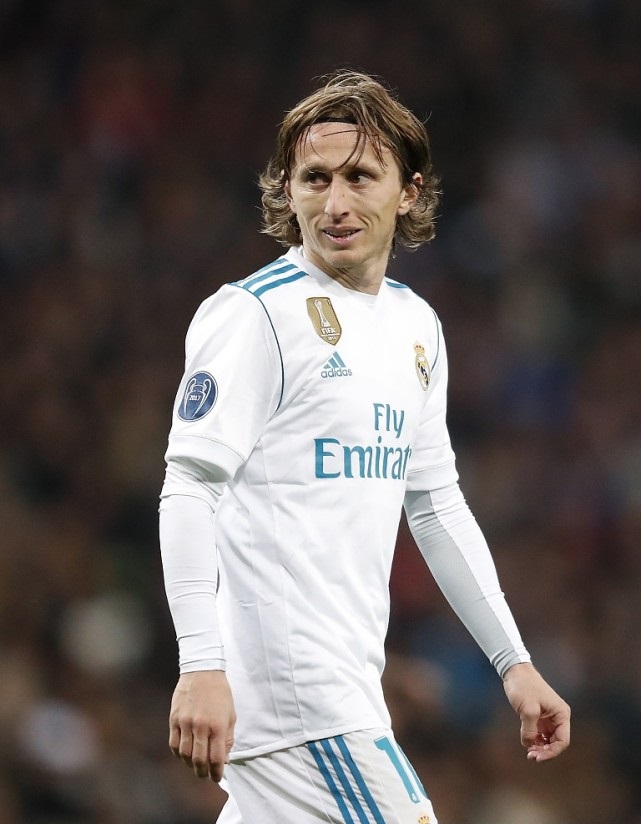 齐沃：要振作和学习，足球和生活总会有转机；伤员周日难复出（齐沃：振作并学习，足球与人生终会迎来转机；伤员周日恐难出战）